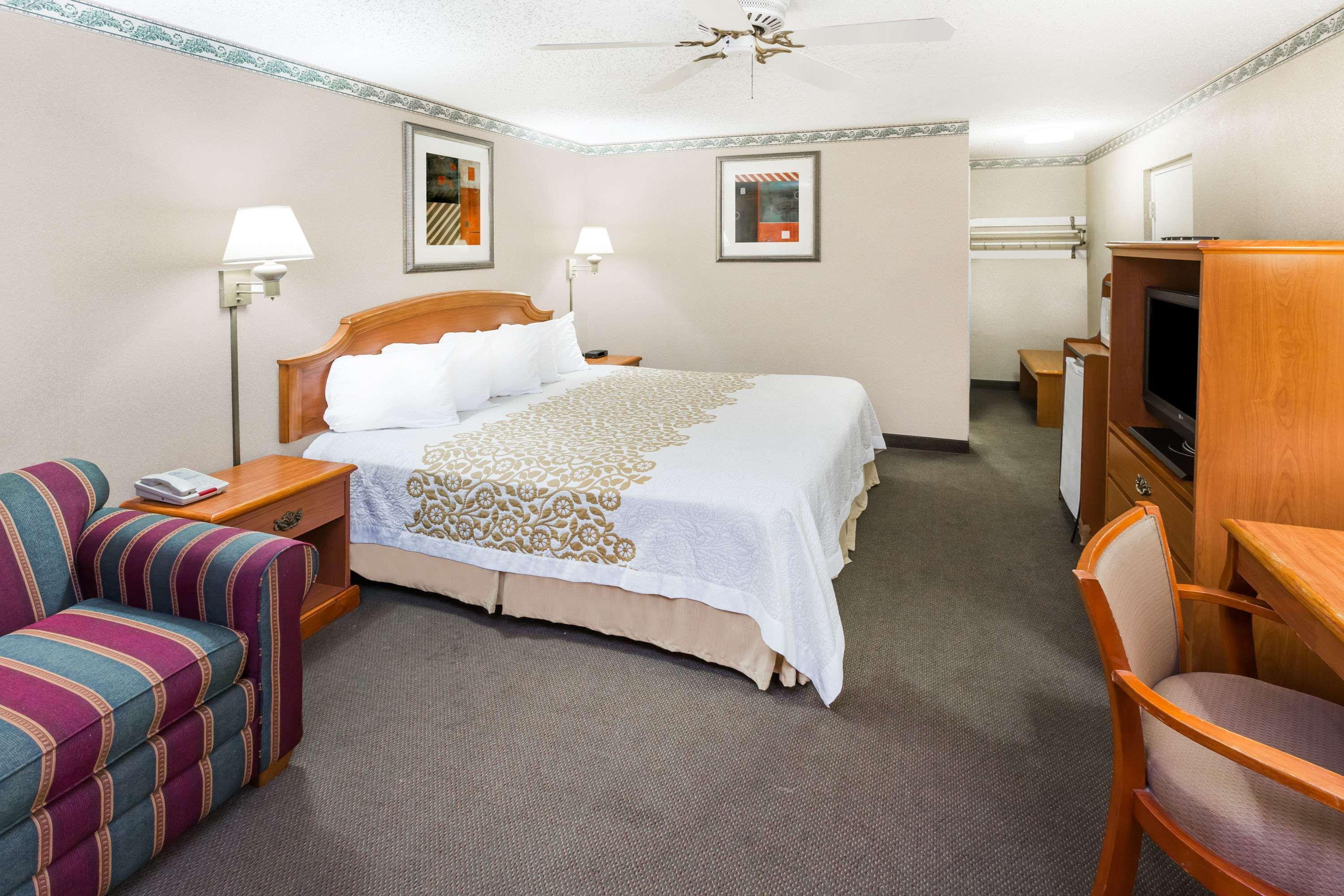 Days Inn By Wyndham Batesville Kültér fotó