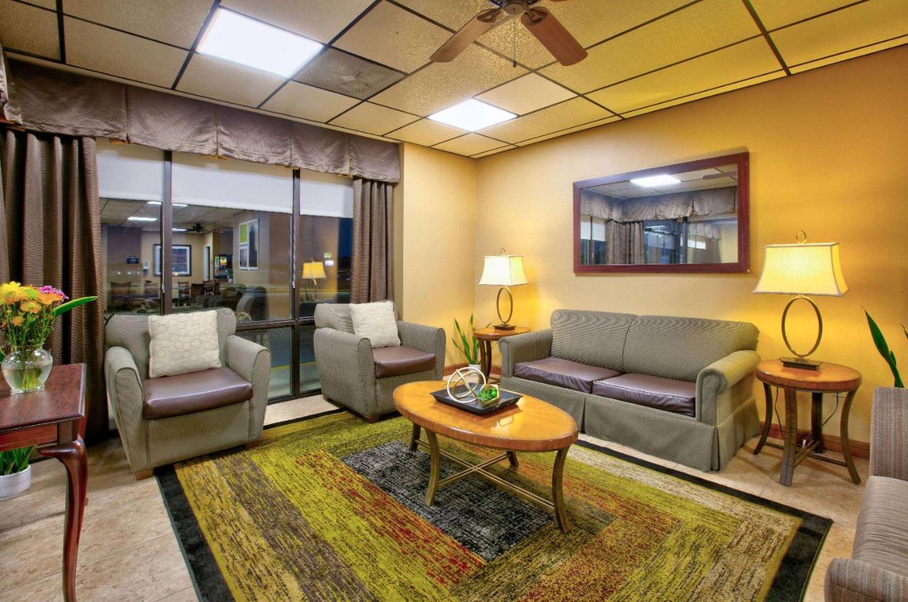 Days Inn By Wyndham Batesville Kültér fotó