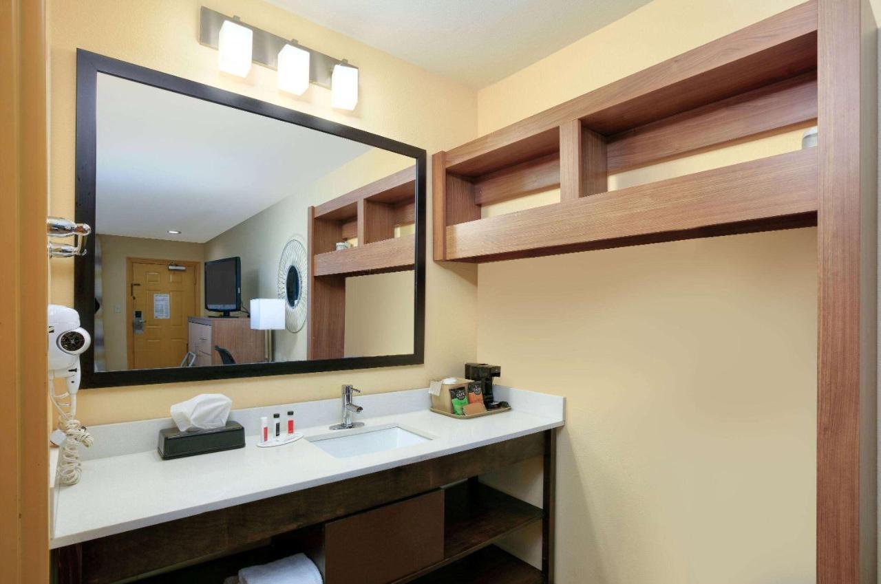 Days Inn By Wyndham Batesville Kültér fotó